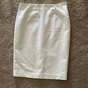 Joneswear stretch creamy white pencil skirt size 10